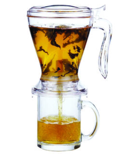 קנקן הקסם מטריטן לחליטת תה עם פטנט ייחודי למזיגה ישירה של תה צלול ע”י הנחת הקנקן ע”ג הכוס