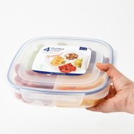 קופסת Lock&Lock מרובעת 1.35 ליטר מחולקת ל-4 תאים עם דפנות גבוהות המונעות מעבר מזון בין התאים מידות: 23x23x6 ס"מ דגם HPL970D